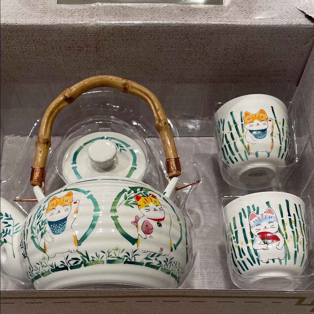 Lucky Cat Tea Set with Bamboo Handle - Picture 4 of 5